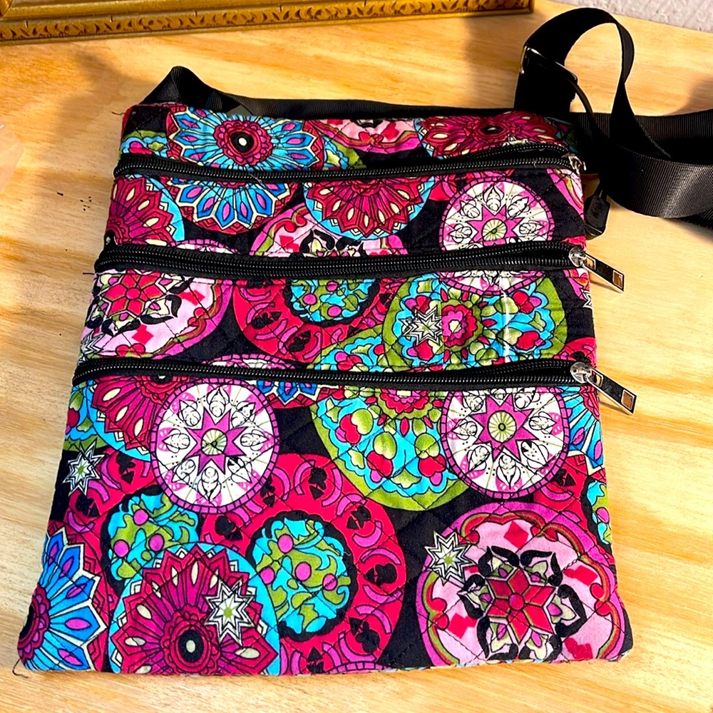 Floral Crossbody Bag. 4 zippered pockets.